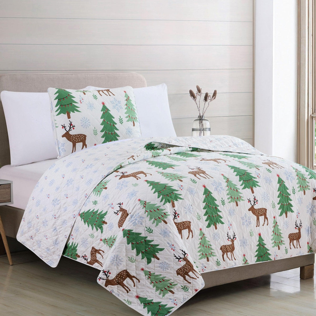 3-Piece Holiday Quilt - Holly Collection