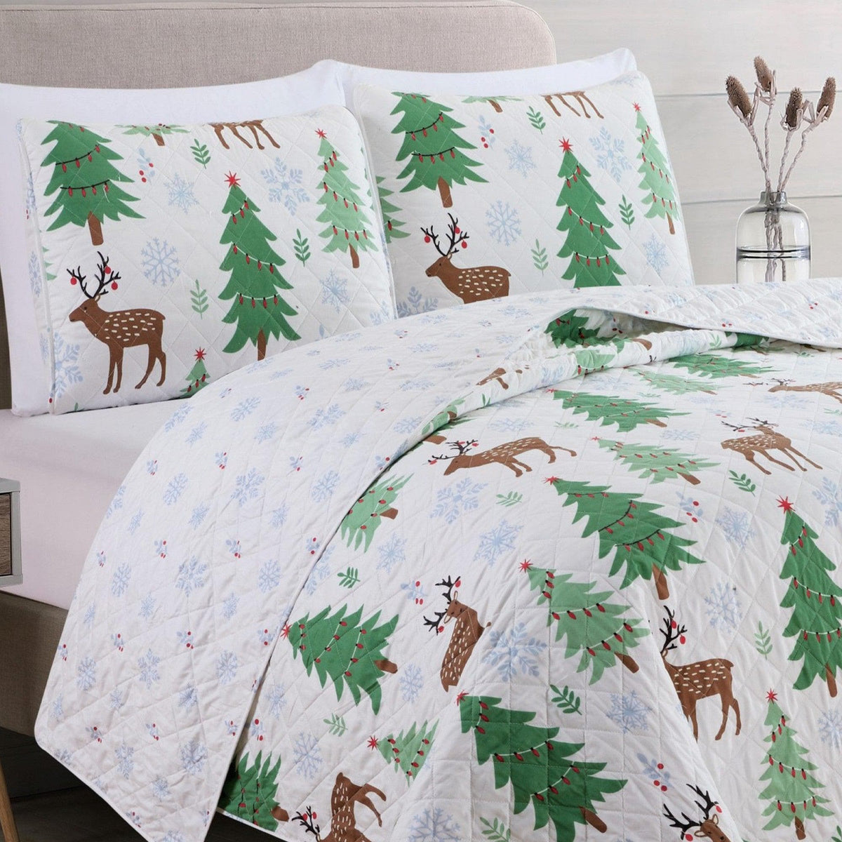 3-Piece Holiday Quilt - Holly Collection