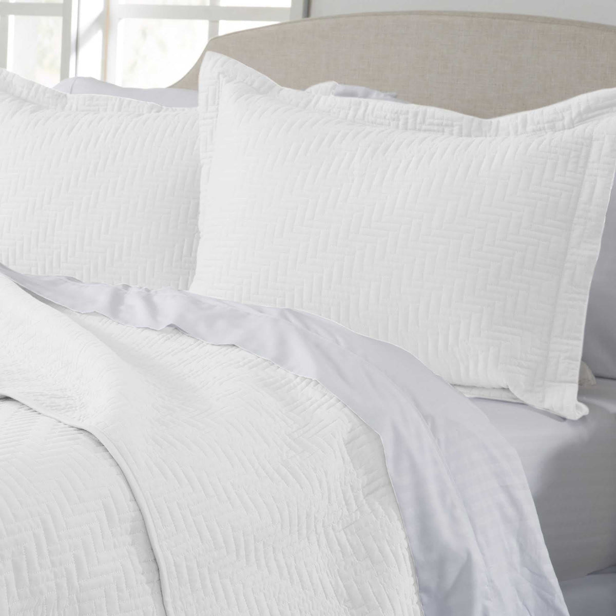 3-Piece Herringbone Stitched Quilt - Louise Collection